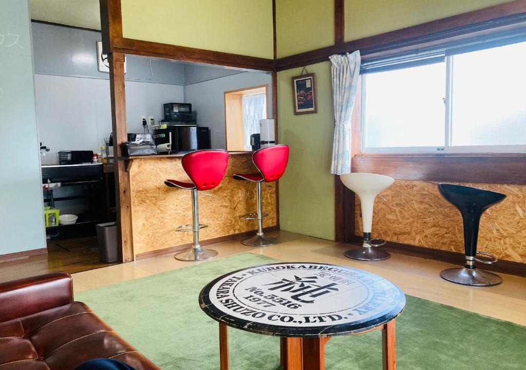 Usami House | お宿三感四温 海30秒 温泉2分 駅4分 季節を問わず寛ぐ海辺にある貸切リノベーションハウス Oyado sankanshion #IG3