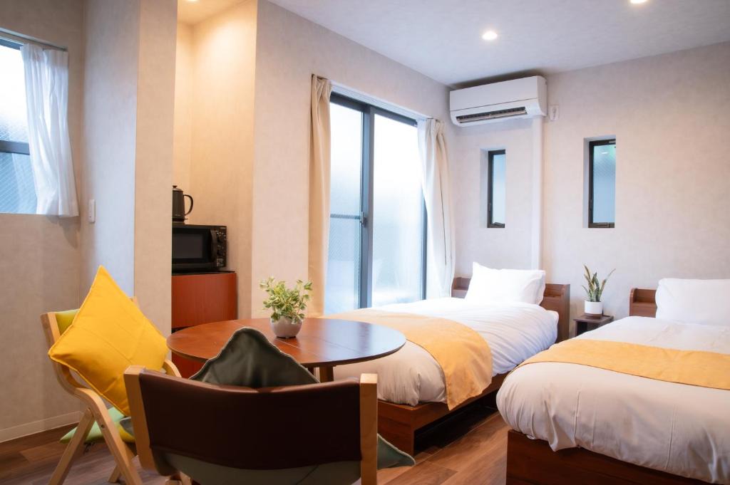 Shinsekai Apartment | からさき館