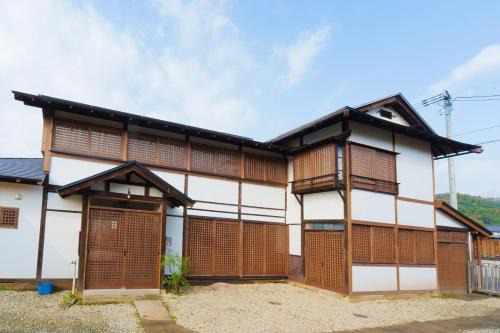 Nanyo House | つるのこ縁屋