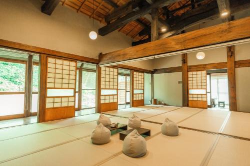 Hayama House | わたや Roopt葉山上山口 棚田散策付き 農作業体験と三浦半島の食を楽しむ一棟貸し古民家宿