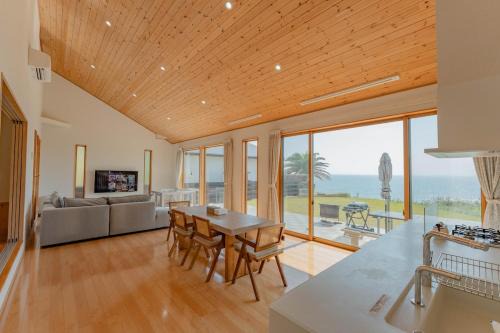 Tateyama Villa | ドギーズ 館山 布良海岸 by GIFTHOUSE