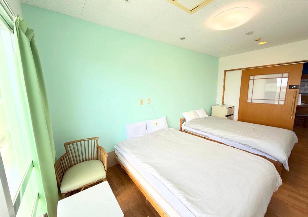 Kin Hostel | ハイ沖縄金武店トイレお風呂共用 プレオープン中駐車場有 ペット同伴可能長期滞在可能2025年10月より車貸し出しサービス有希望であればお申し付けください