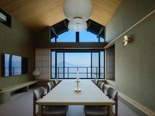 Kirishima Villa | 一棟貸し絶景宿 小浜海荘 無常