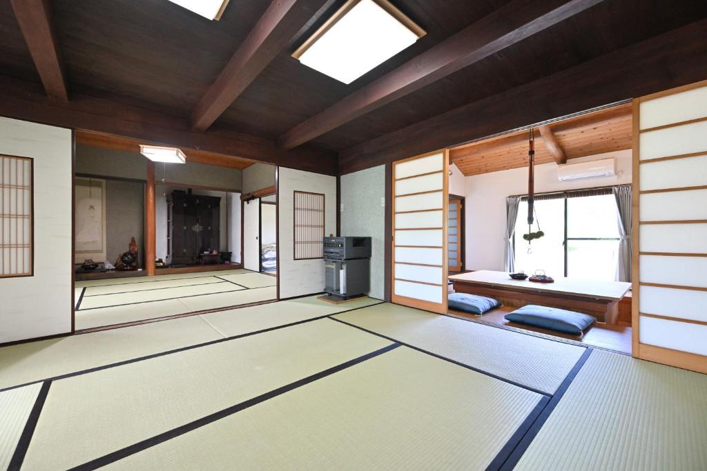 Kotohira-cho House | 古民家民宿 麻の宿