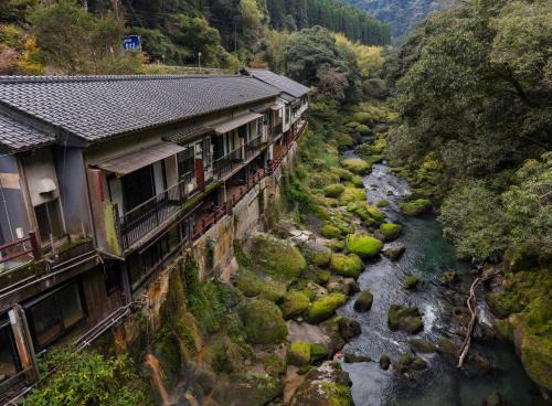 Kirishima Hotel | 天然温泉旅館 繁花荘せせらぎ
