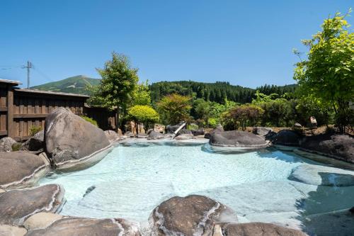 Oguni Hotel | 天空の湯屋 山荘 華柚