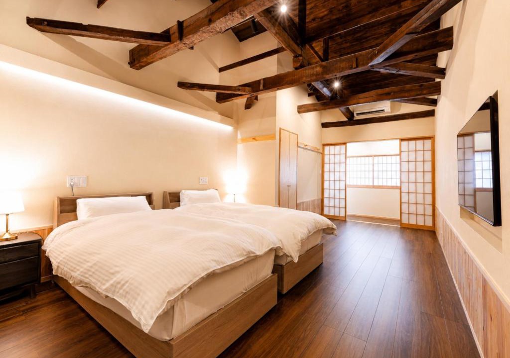 Nara Villa | 奈良旅館 VILLA East West