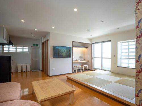 Asato Apartment | 安里by Ryudan