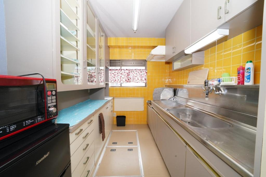Kanazawa Apartment | 宿泊らく Right near Kanazawa Station! A special inn where you can stay above a sushi bar Ideal for sightseeing in Kanazawa! Convenience store 1-minute walk