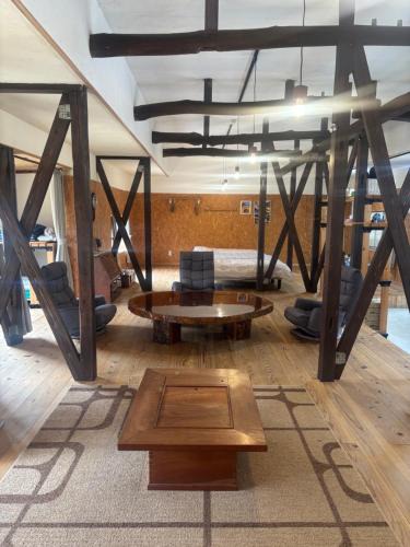 Munezumi Ski Chalet | 掘っ立て小屋遊々一棟貸し4名様まで同一料金最大5名様まで宿泊可能