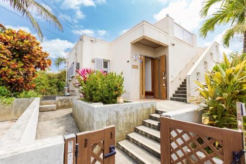 Miyakojima Apartment | 星空テラスと海一望 静寂に包まれる屋上BBQ Resort Villa ManMaka