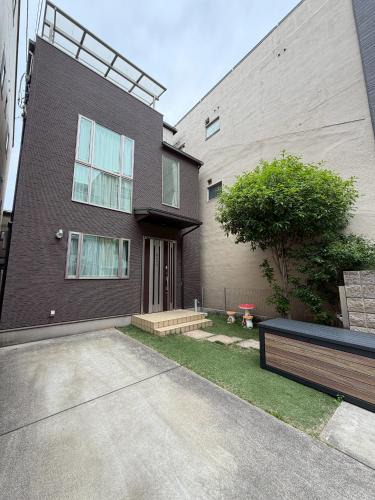 Nishi Apartment | 椿時雨