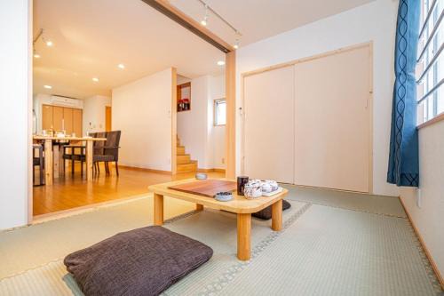 Asakusa Apartment | 浅草小胎楼一户建Asakusa Hanahi Asakusa Temple Villa 3 min walk to Asakusa Temple Direct access to Narita and Haneda Airport