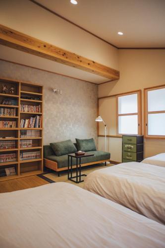 Yawatano Villa | 海 竹 楽器 温泉別荘A House 最大8名 城ヶ崎海岸 伊豆高原 大室山 2階から海を望める宿