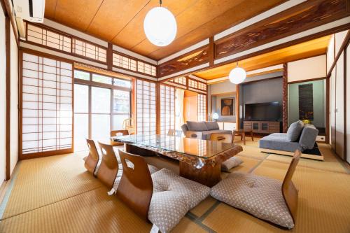 Ibusuki House | 湯のん - Yunon - 温泉付き一棟貸し古民家 指宿名物 砂むし温泉徒歩2分 最大11名