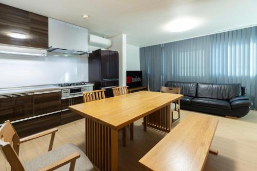 Hakozaki Apartment | 白翠-Hakusui-