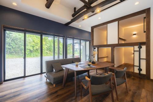 Katsuura Apartment | 花とハーブ癒しの巣ごもり宿-花木の宿-