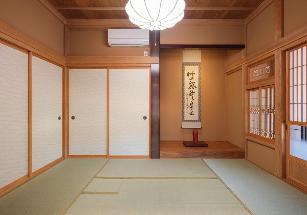 Katori Apartment | 薬医門の宿