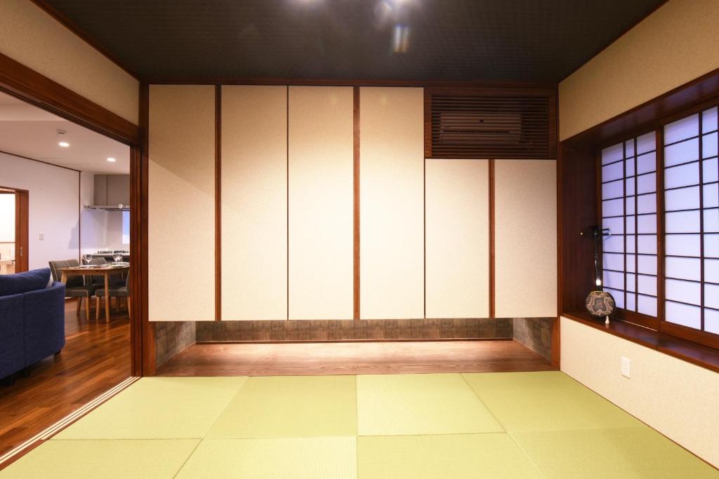 Tokeshi Apartment | 読谷ORENCHi