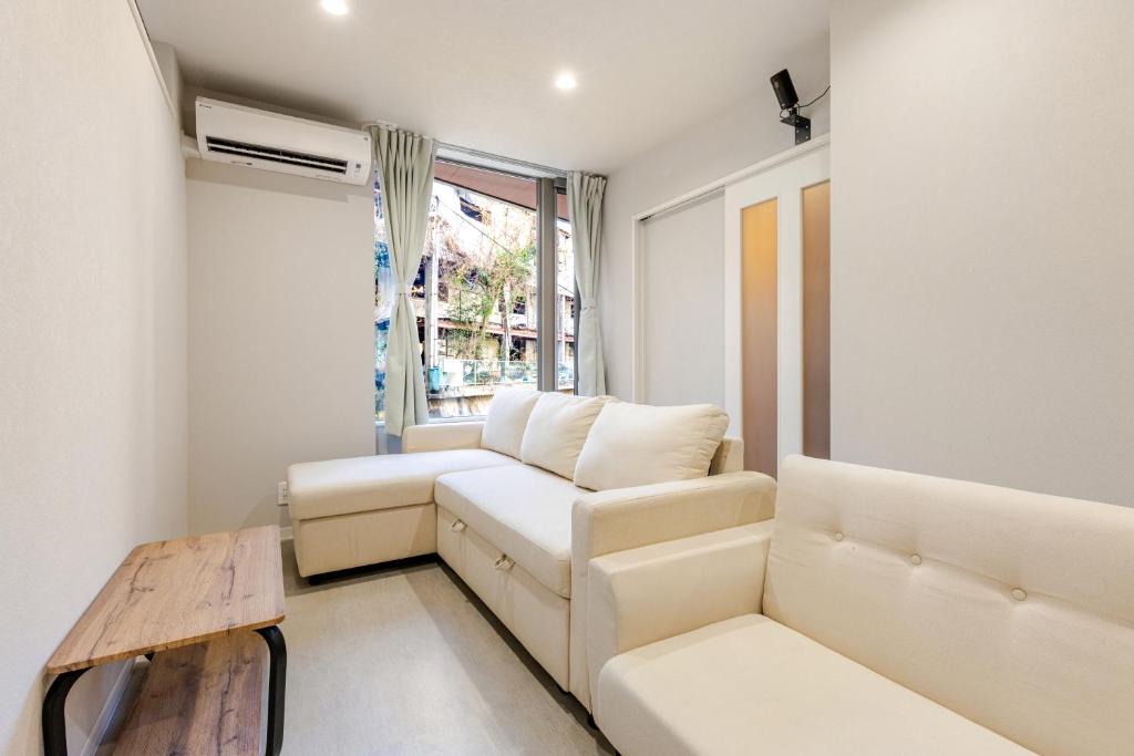 Chuo-ku Apartment | 谷の灯 一軒家貸切,寝室4部屋,バス,トイレ各2つ完備,プロジェクター付の広い邸宅,天神,博多へ好アクセス