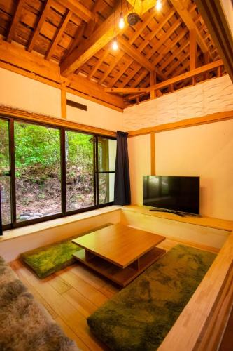 Azumino Apartment | 貸切温泉とガレージのある 安曇野の一棟貸しヴィラ