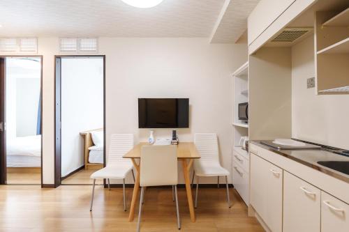 Namba Apartment | 青葉邸 NIPPONBASHI Room 603 3 Min Walk to Kuromon Market Bright 2BR Family Residence