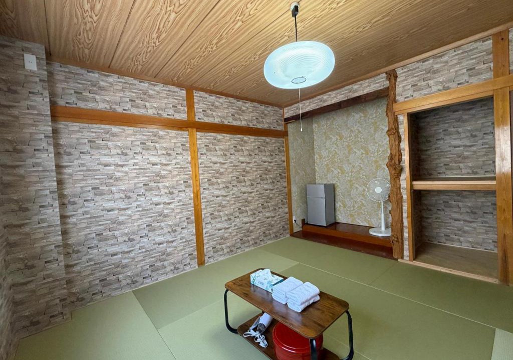 Yuzawa-machi House | 駅本ビル民宿3階