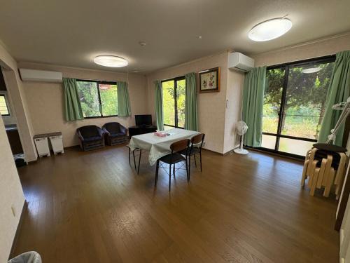 Shiga Prefecture House | 高島市一棟貸切 Biwa Lake琵琶湖 徒歩5分 大人数でご利用だとお得連泊がお得BBQ可能自転車貸出可