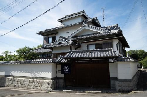 Nara House | 【鶴INN 川上】奈良一棟貸し切り贅沢な和モダン一軒家 200㎡庭付き BBQ可能 駐車所あり