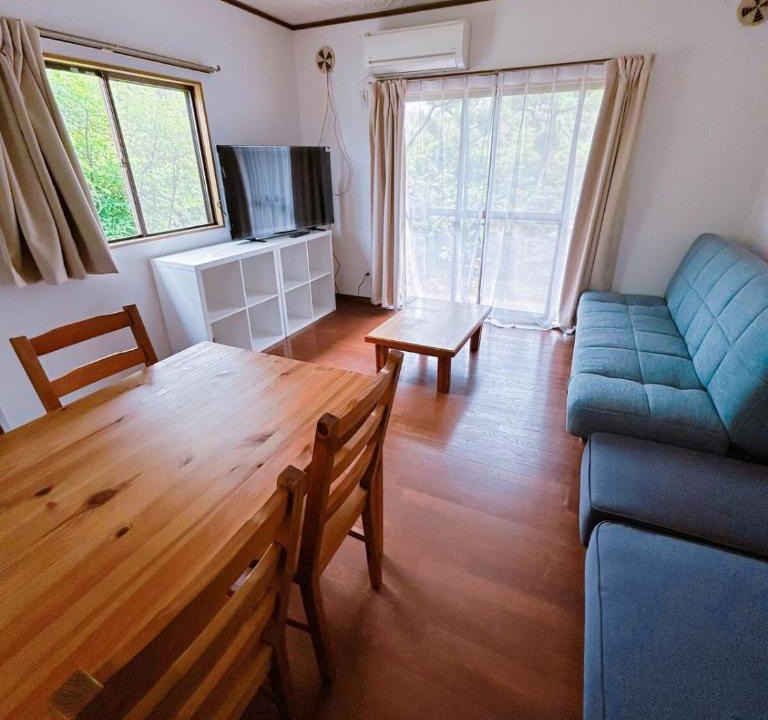 Minami Ward Apartment | 10-minute drive from Kumamoto Station, parking for 6 cars, large house that can accommodate up to 15 people