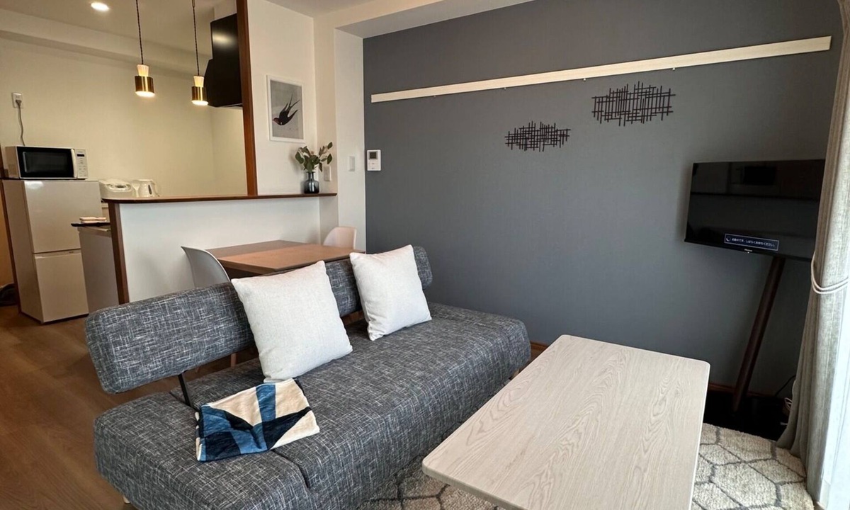 Maekawa Apartment | 1LDK 2 double beds 1 sofa bed WiFi available p/Nanjo Okinawa