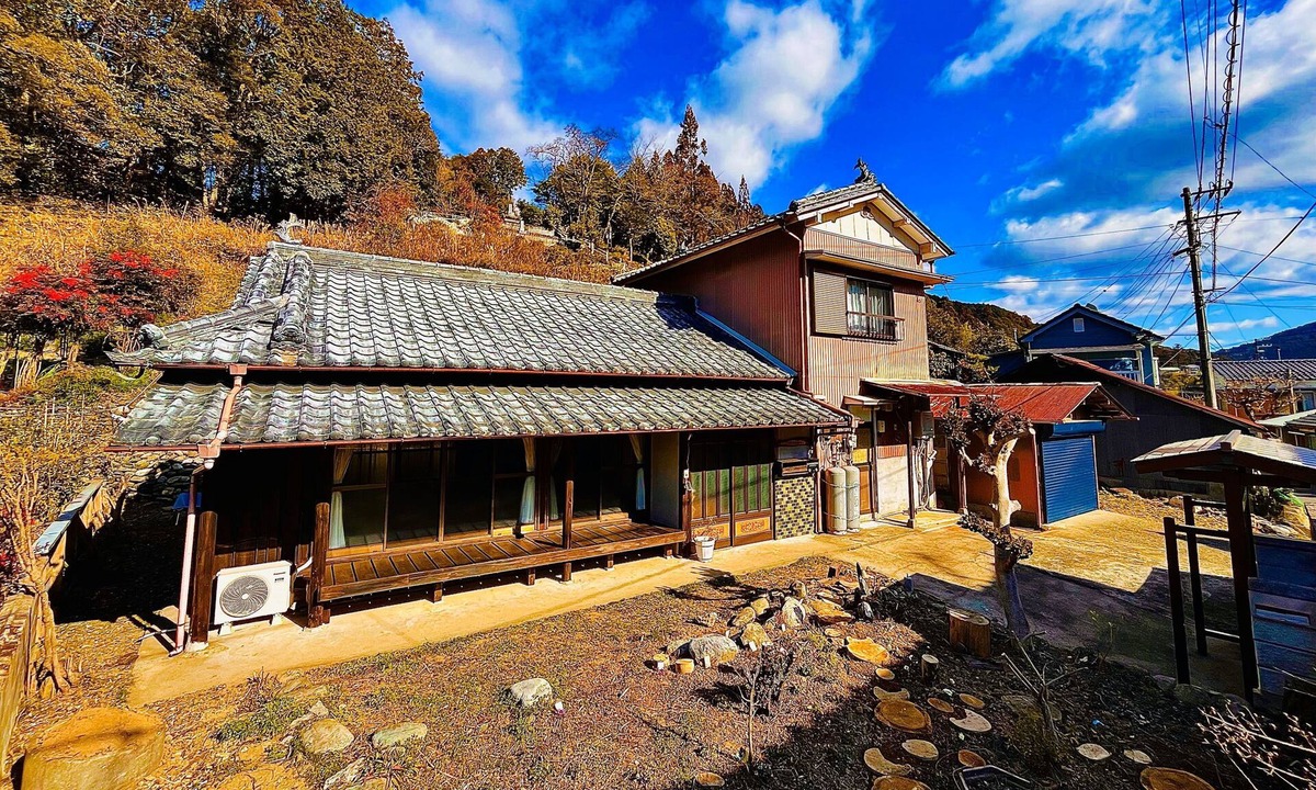 Motoyama-cho House | 1minite walk to clear stream [Ikken-yado Sameura]