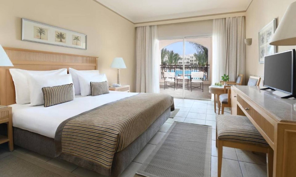 Makadi Bay Hotel | 2 Luxurious Rooms w/Outdoor Pool & Dining Near Souk Makadi