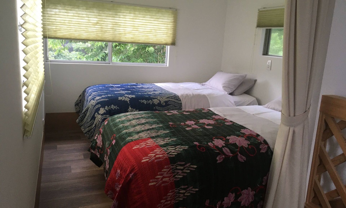 Kamakura Condo | 2 minute walk to the hot spring, with a view of the lighthouse on Enoshima Island, this is the vacation home in Inamuragasaki, Kamakura prepared just for you.