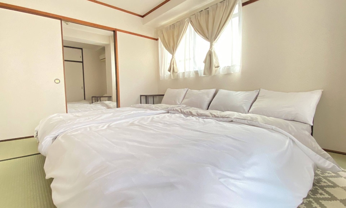 Naniwa Apartment | 30sec walk to Tsutenkaku/1 stop to Namba Sta/4Beds