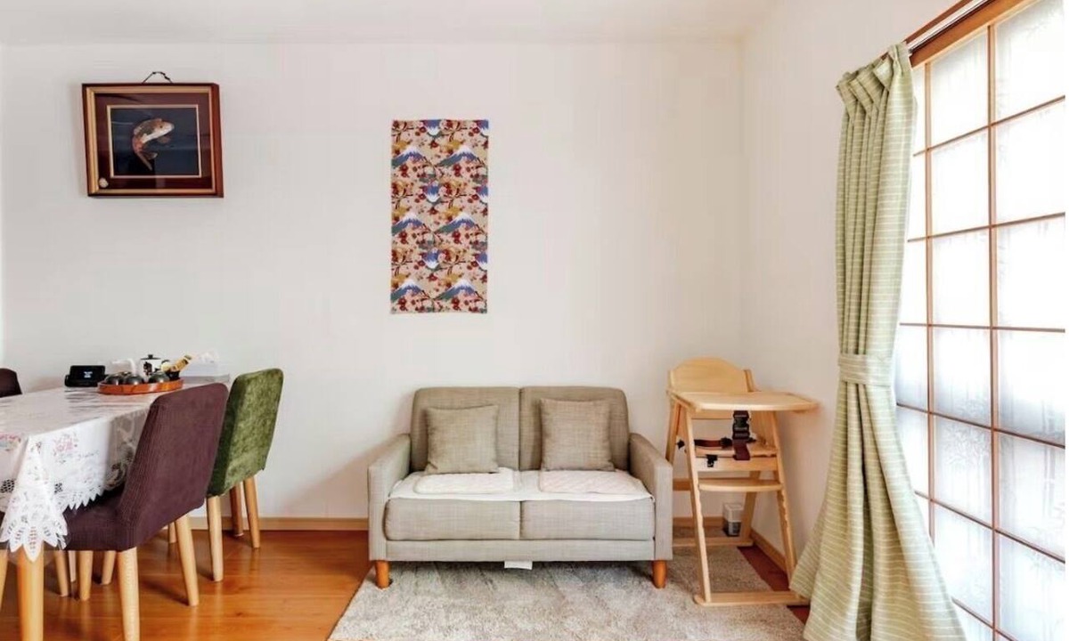 Nishinari House | 4 mins Metro to Namba. near stn. 2 floors japanese style.2tatami rooms, 2toilets