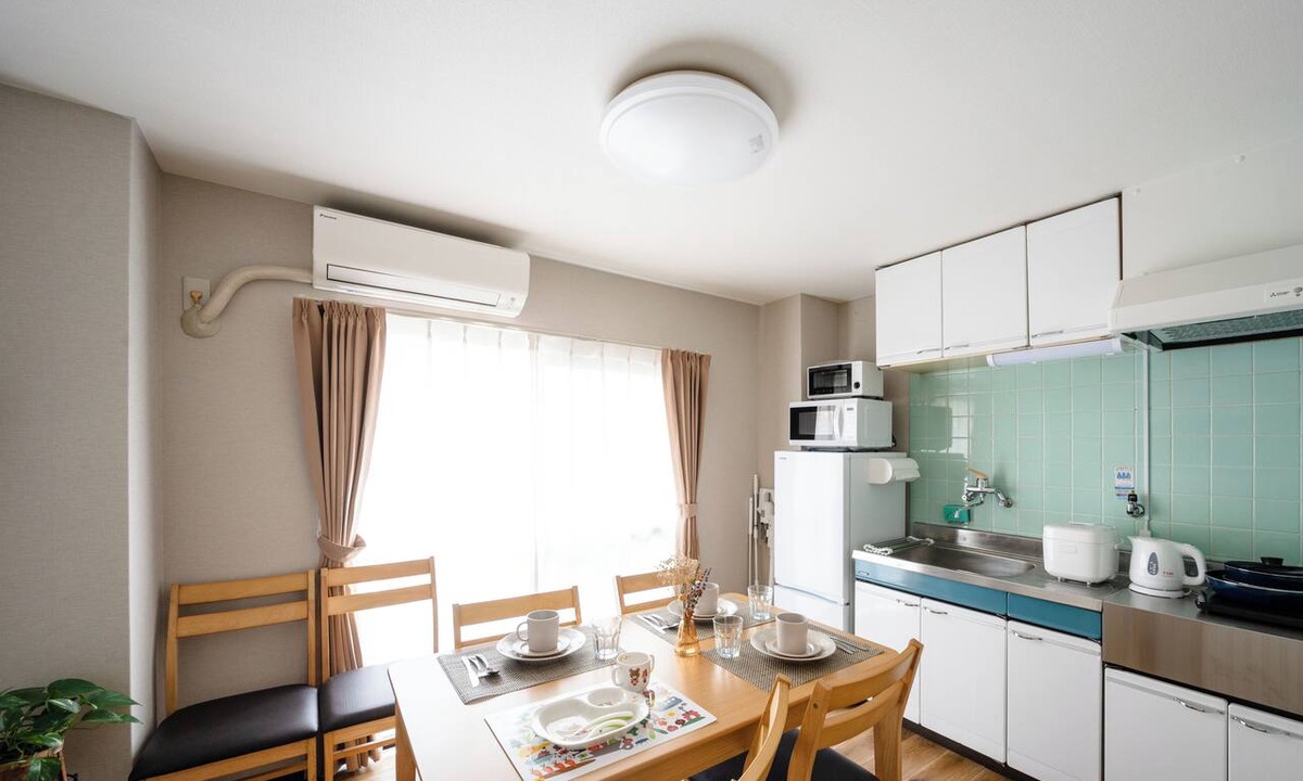 Namba Apartment | 4th Floor/Shinsaibashi River View/Near Dotonbori, Kuromon Market, and Nipponbashi Station