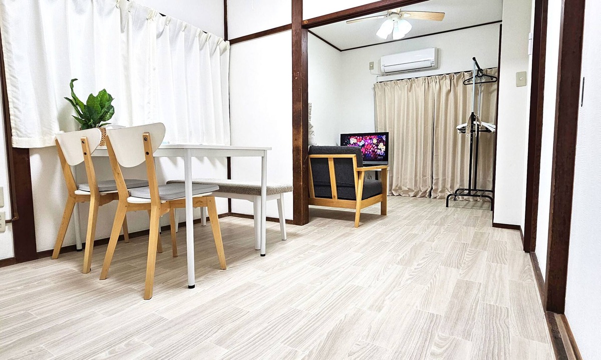 Konohana House | 5 Min to Station/USJ 15 Min/Namba 12 Min/Entire Home for 8/Parking