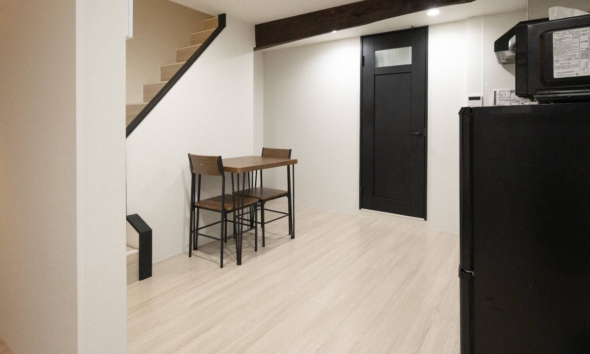 Higashinari House | 5 minutes walk from Midoribashi Station Easy acc - TRhouses / Osaka Ōsaka