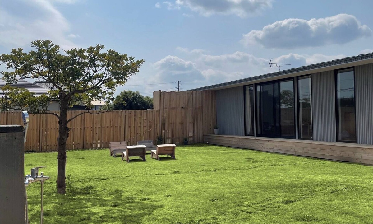 Kujukuri House | A 45 people terrace house type where you can st/Sambugun Chiba