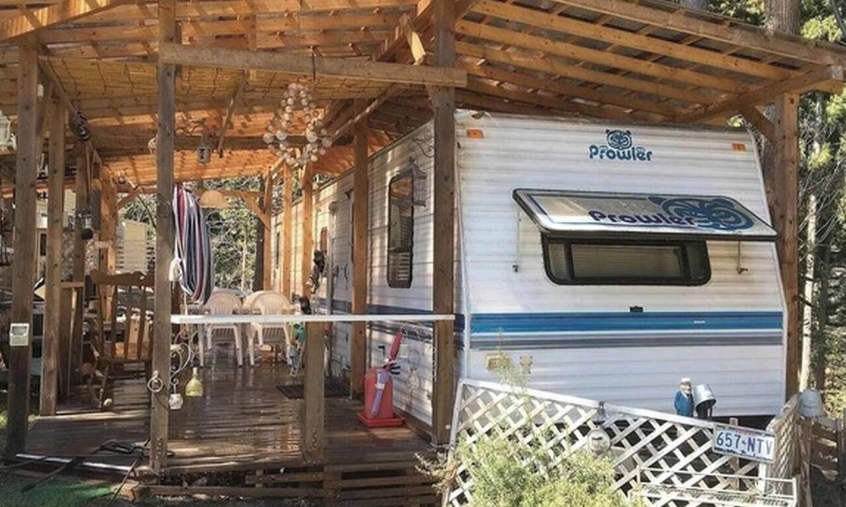 Annaka RV Rental | American Trailer 37F | For 4 people | Free Dog R/Annaka City Gunma