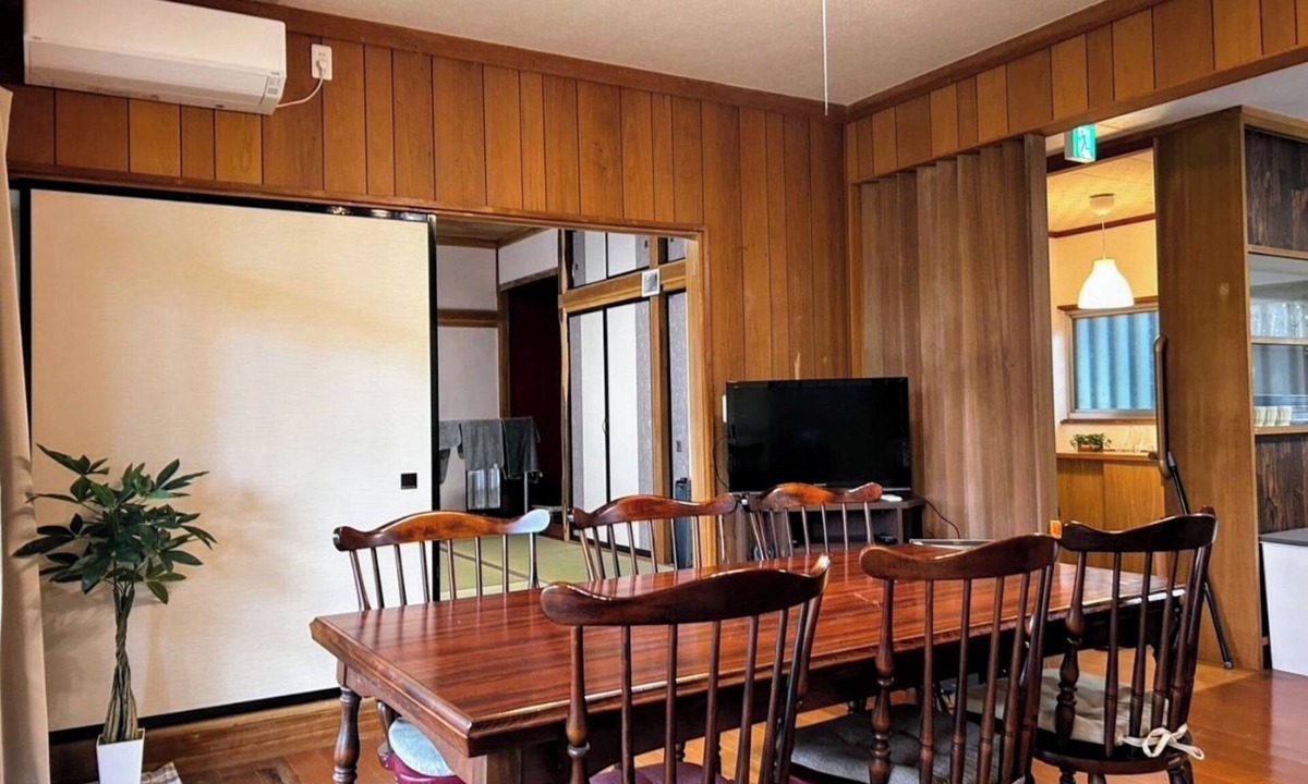 Komoro House | An openair bath Karaoke Enjoy BBQ at this villa/Komoro Nagano