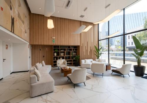 San Isidro Centro Financiero Apartment | Andrés Reyes 509 Business Residences by Geko