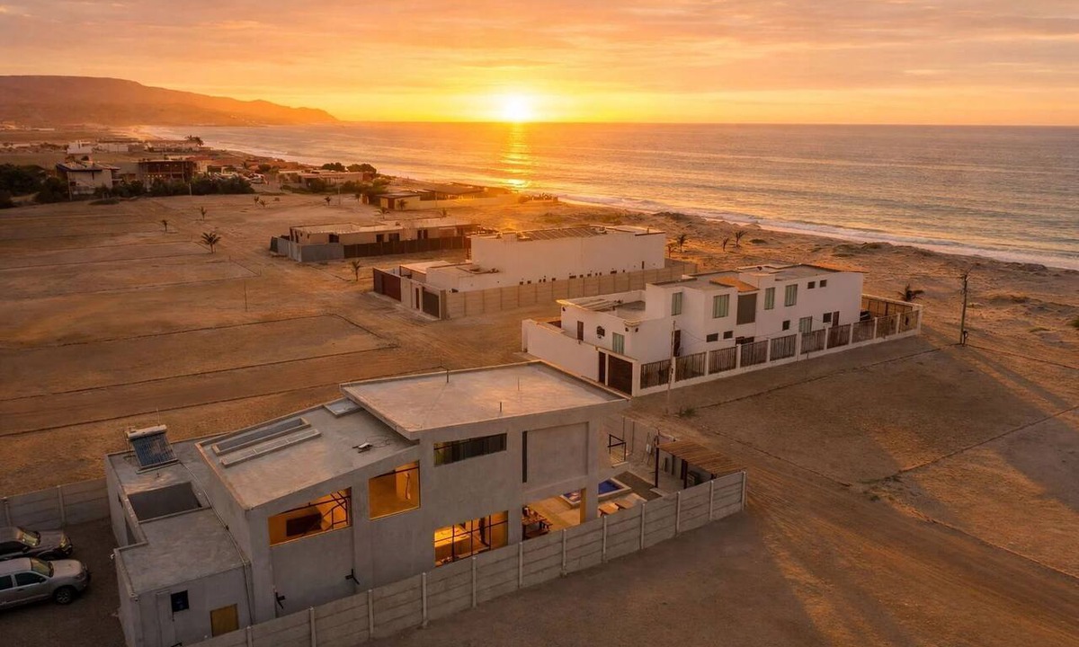 Veintiseis de Octubre House | Arrecife Beach House in Los Organos El Ñuro