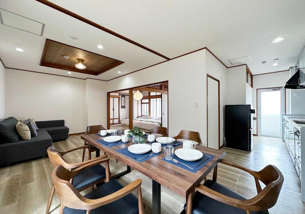 Hiroshima City Centre Apartment | b hotel Eight Valley Nakamachi - Expansive 4BR Apartment in Vibrant Nakamachi