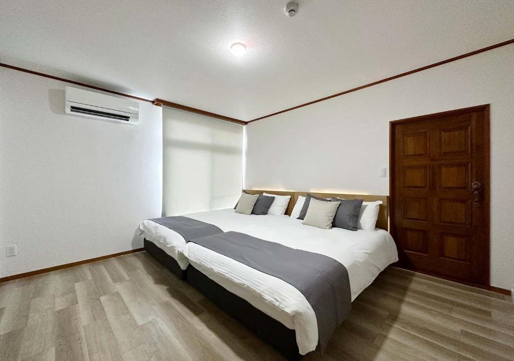 Hiroshima City Centre Apartment | b hotel Eight Valley Nakamachi - Expansive 4BR Apartment in Vibrant Nakamachi