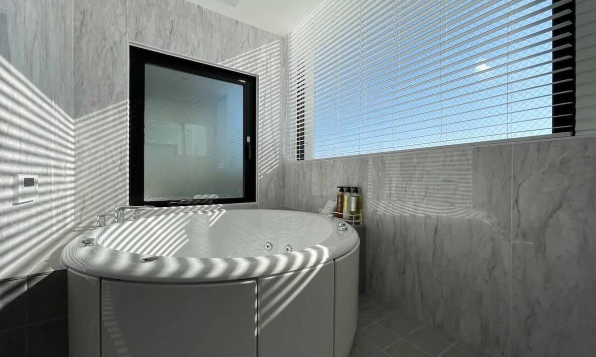Hiroshima City Centre Apartment | b hotel Neko Yard | Scenic Studio with Jacuzzi