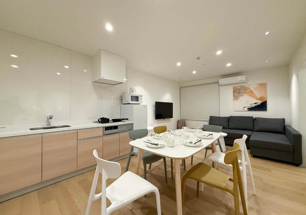 Hiroshima City Centre Apartment | b hotel Nikkei - Central 3BR Apt Close to Shopping & Dining