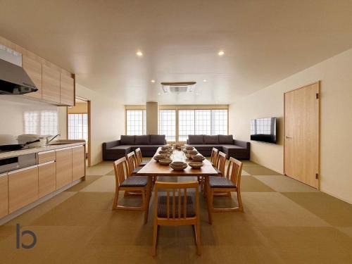 Hiroshima City Centre Apartment | b hotel WAKO Ekimae BLD - Zen Stay Spacious Apartment