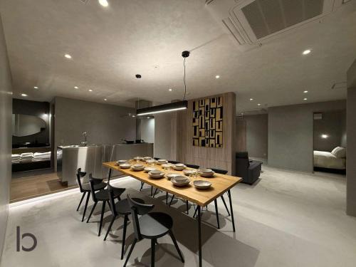 Hiroshima City Centre Apartment | b hotel WAKO Hiroshima Ekimae BLD - Modern Apt with 2 Bathrooms